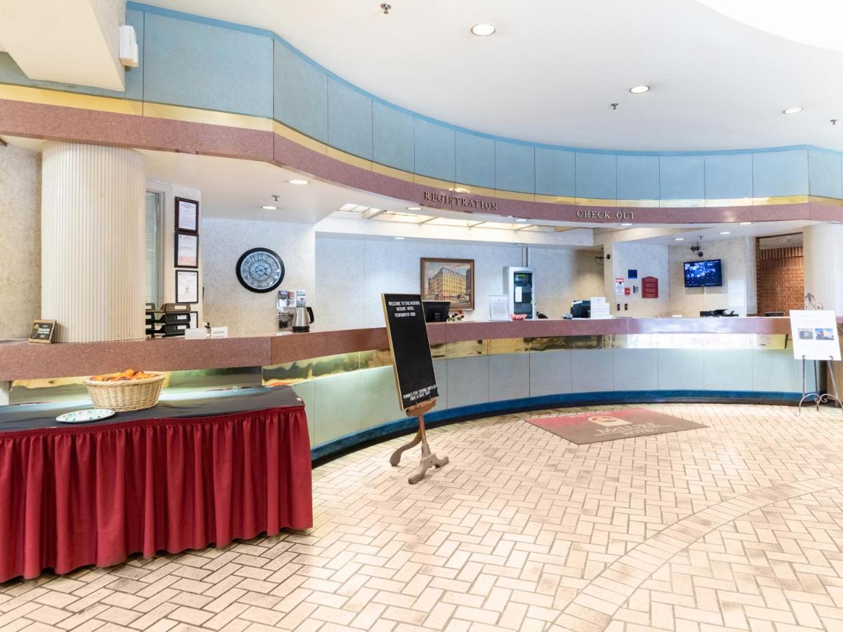 Mclure Hotel Wheeling Exterior photo