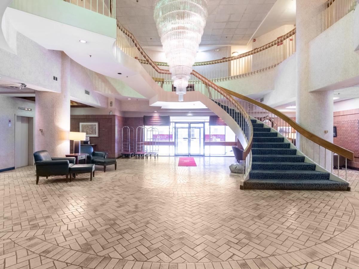 Mclure Hotel Wheeling Exterior photo